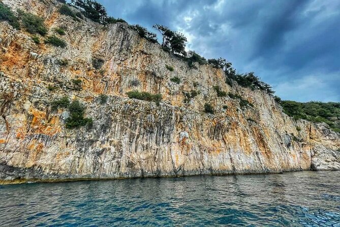 Private Plavnik Island Half-Day boat trip with capt. Bobo - Shogy secret beach and Love cave: the swim stop that makes the day