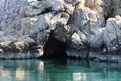 Private Plavnik Island Half-Day boat trip with capt. Bobo - Getting on board at Taxi Boat Punat (and why it matters)