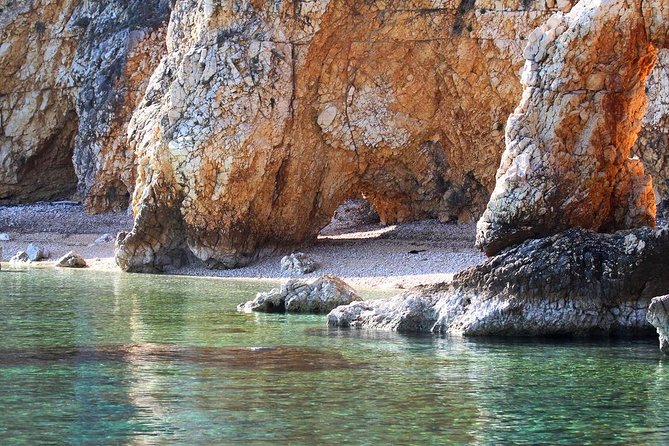 Private Plavnik Island Half-Day boat trip with capt. Bobo - Wild bays: how the captain keeps your day flexible