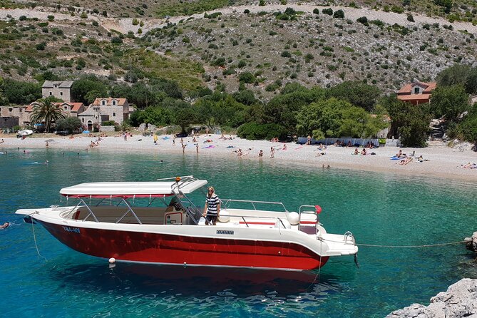 Private Red Rocks and Pakleni Islands beach hopping speedboat tour - Zarace’s two pebbly beaches for snorkeling and cliff-jumping options