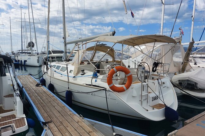 Private Sailing Day Tour - Private Group Size: How Up to 11 People Changes the Day