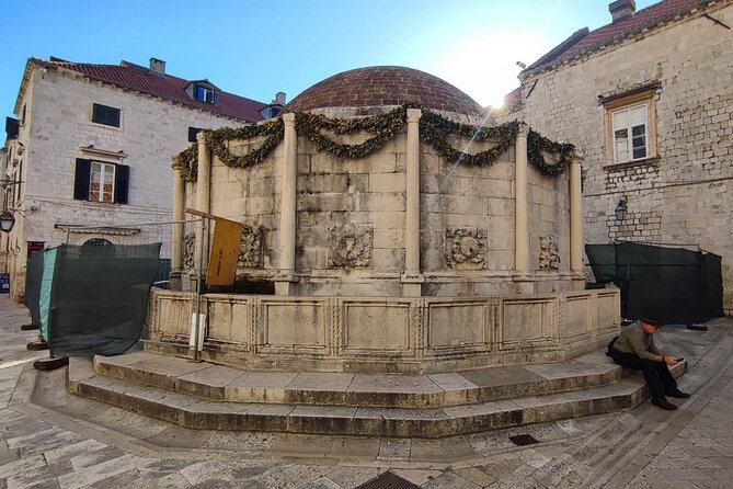 Private Self-Guided Audio Walking Tour in Dubrovnik Old Town - Monument to Poet Ivan Gundulić: Read the Four Reliefs