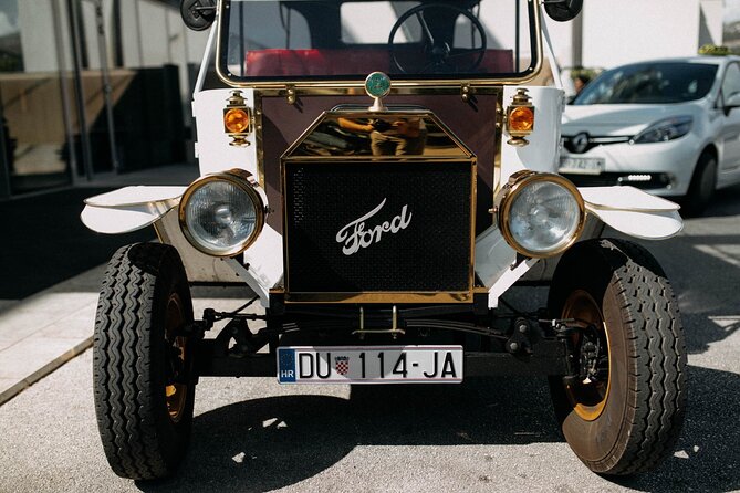 Private Sightseeing Tour in Dubrovnik with a Classic Old Car - Batala Memorial: Falling for the Homeland (2001 Monument)