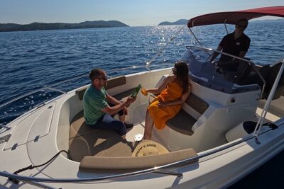 Private Speedboat Tour- Blue cave, sandy beaches and snorkelling - Šipan for lunch you choose: a break from swimming
