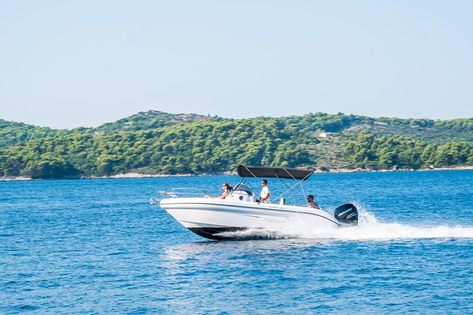 Private speedboat tour to Elaphiti Islands - Onboard Setup: Drinks, Snorkeling Gear, and Life Jackets