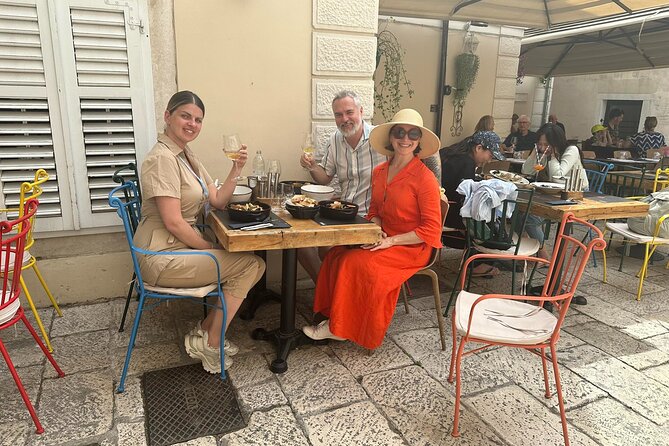 Private Split Tour & Local Bites & Seafood Extravaganza & Pickup - Green Market tasting: where Split shops and snacks