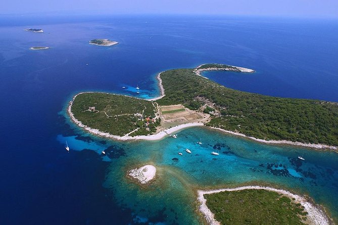 Private Tour: Blue Cave and Hvar from Split - Budikovac island lagoon: where the day turns into a swim day