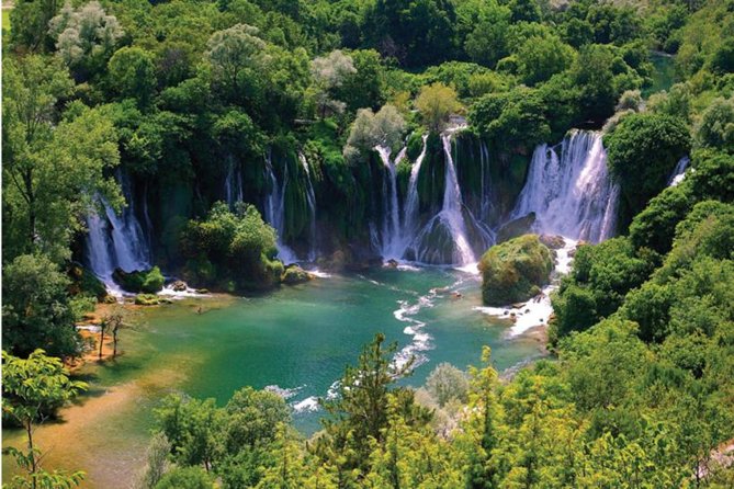 PRIVATE TOUR to Kravice Waterfalls, Mostar and Počitelj old town - Entering Bosnia by road: how the day really unfolds