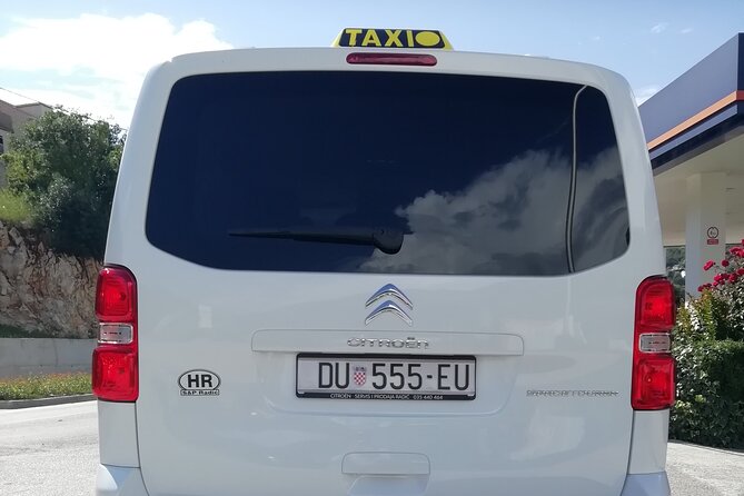 Private Transfer by 8 seats van from and to Dubrovnik Airport - Pickup at the airport or your hotel: the easy part you’ll notice
