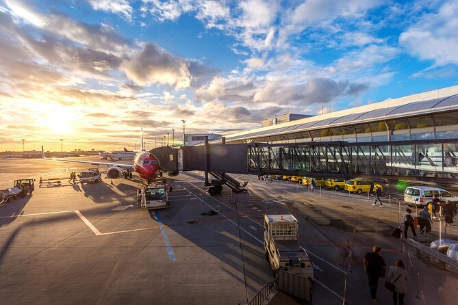 Private Transfer from Split Airport to Makarska - Finding your driver fast in the arrivals hall