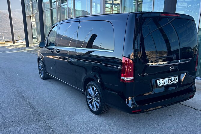 Private transfer from Split airport to Split, 1-7 person - The 35-minute ride: private, Wi‑Fi included, no shared ride games