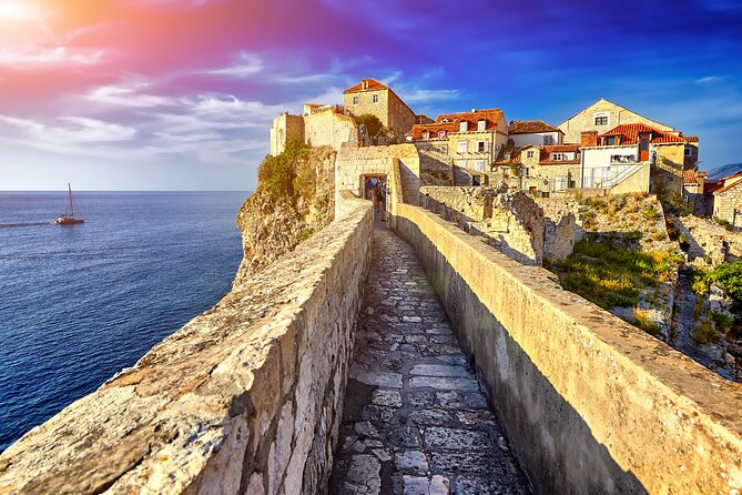 Private Transfer from Split to Dubrovnik with 2 hours for sightseeing - English-speaking driver: local insights, not a tour guide badge
