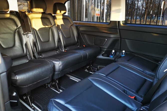 Private transfer Zagreb to Split or Split to Zagreb - The vehicle and comfort setup: A/C, snacks, and luggage reality