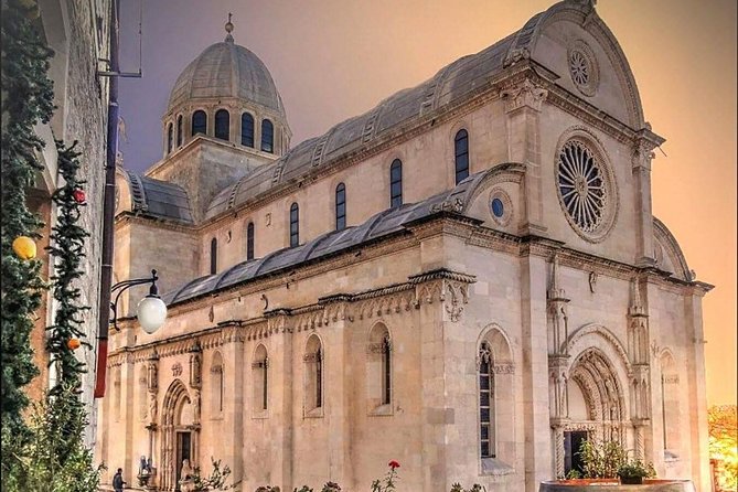 Private walking tour of Sibenik - Entering Šibenik: when the city feels like it skipped centuries