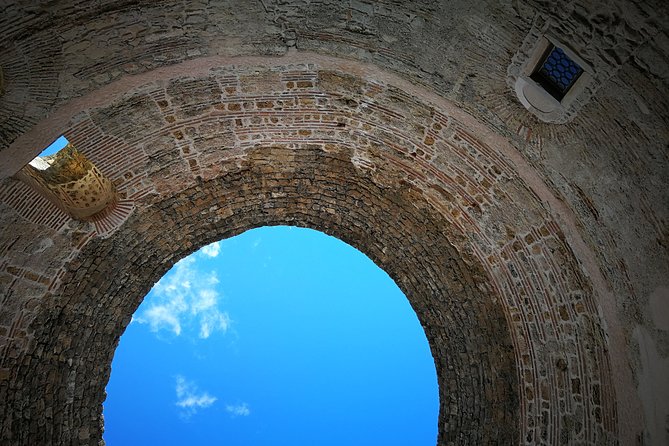 Private Walking Tour of Split with a Local - The Vestibulum: the emperor’s chambers and the sound of klapa