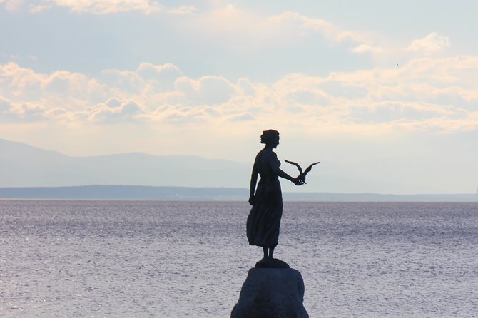 Private walking tour Opatija -Romantic spotlight of the Adriatic - Juraj Šporer Gallery: Cakes, Vienna, and a Touch of Luxury
