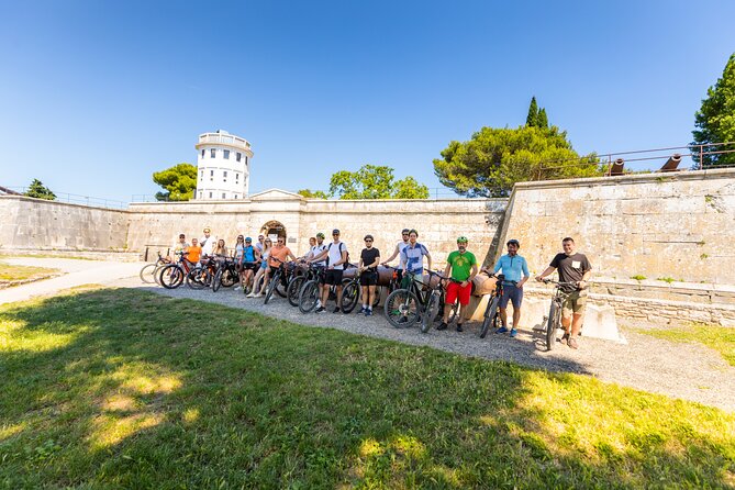Pula E-Bike Tour: From Verudela to Pula City Center - How the e-bike ride feels: mixed pavement, real effort control