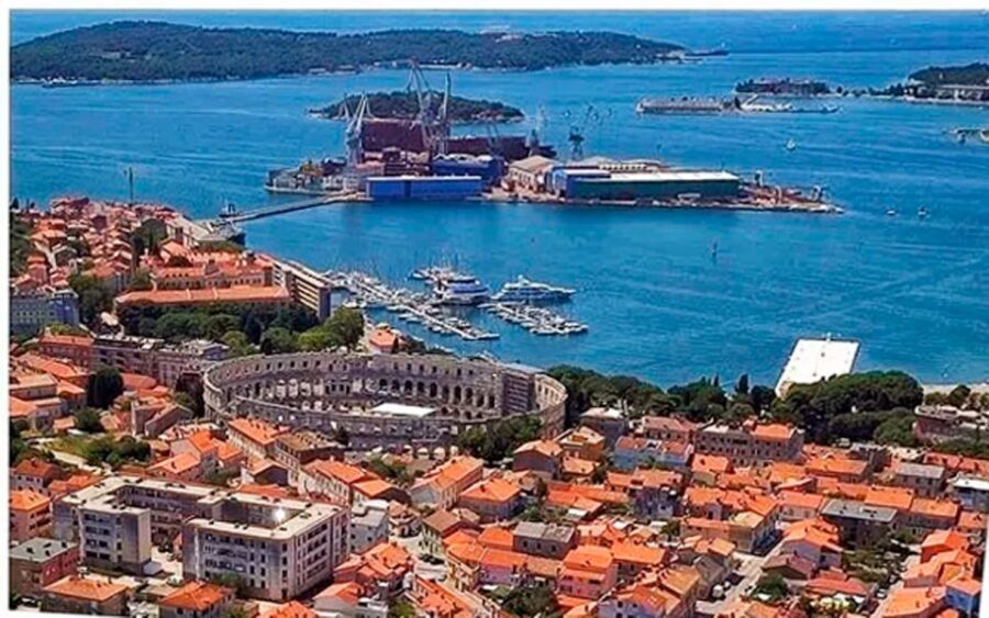 Pula: Harbor Cruise with unlimited Drinks - Audio guide and information flow: helpful, but timing matters