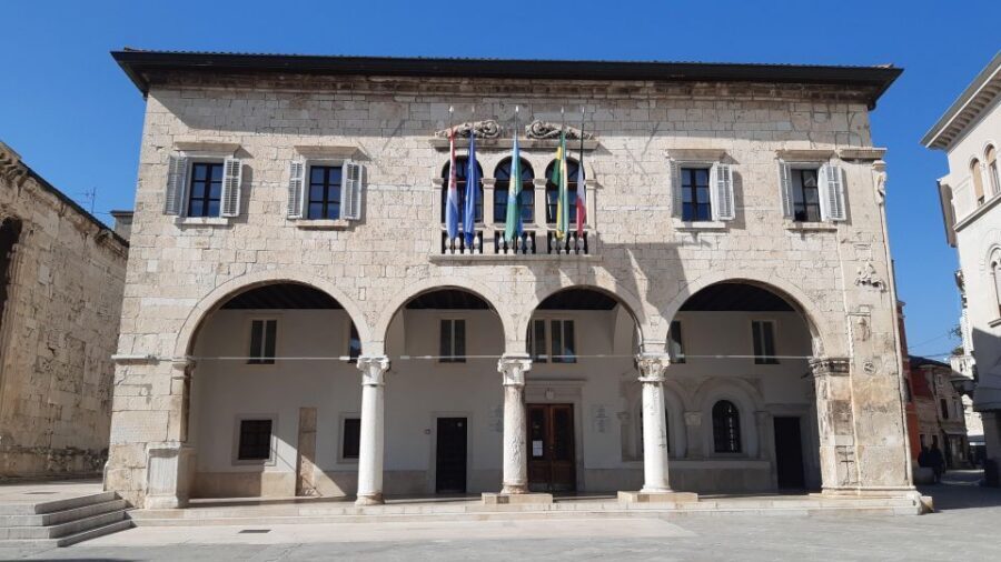 Pula: Historic Sites Private Walking Tour - Starting at the Pula Arena: orientation first, then your inside option