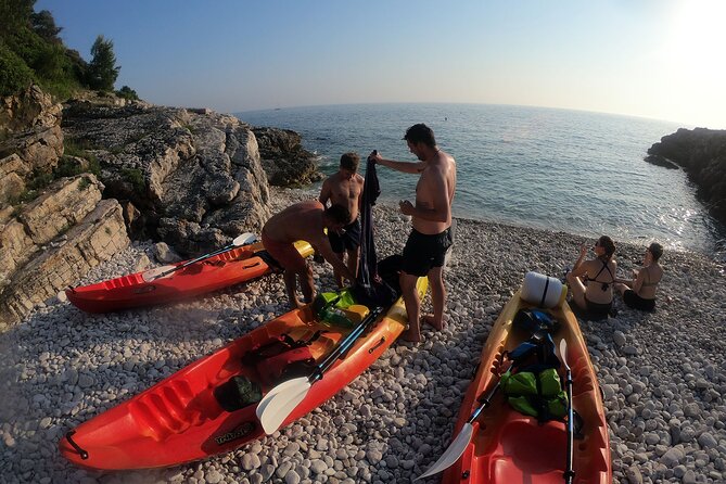 Pula Sunset Adventure – Boat, Kayak, Snorkeling & Sunset - Boat support and how it affects your comfort