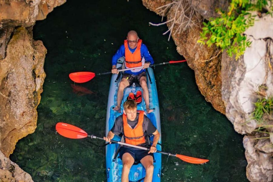 Pula: Three Island Kayak Tour with Cave Photo & Snorkeling - Paddling to Fratarski Otok: getting oriented fast