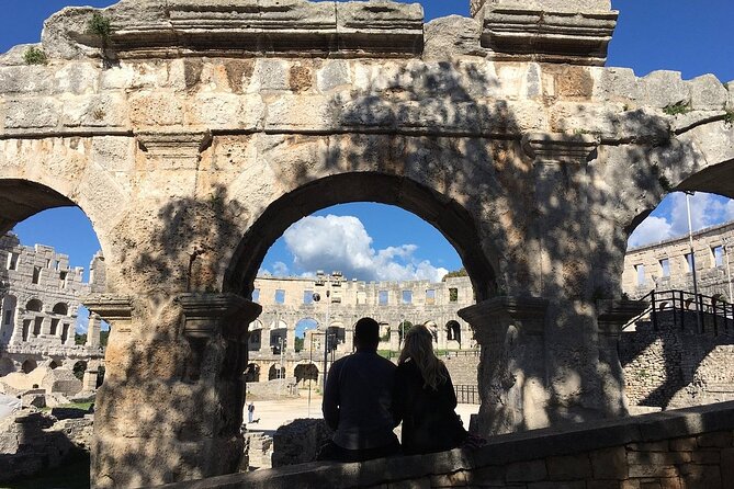 Pula walking tour - The Amphitheatre de Pula stop: the Arena from the outside