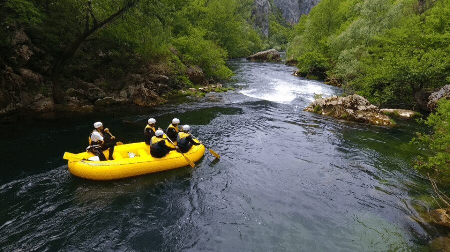 Rafting on the Cetina river - On the water: 2.5 hours of guided Cetina rafting (class 1–3)