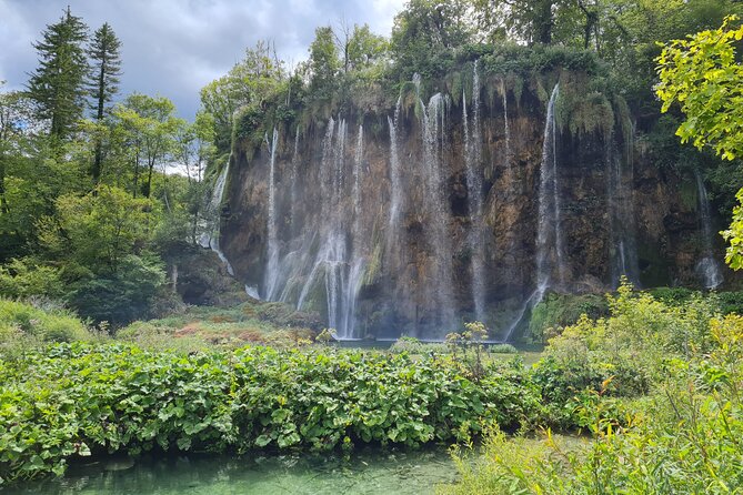 Rastoke and Plitvice Lakes Guided Day Tour from Zagreb - Getting to Plitvice in comfort: the day starts moving at 8:00