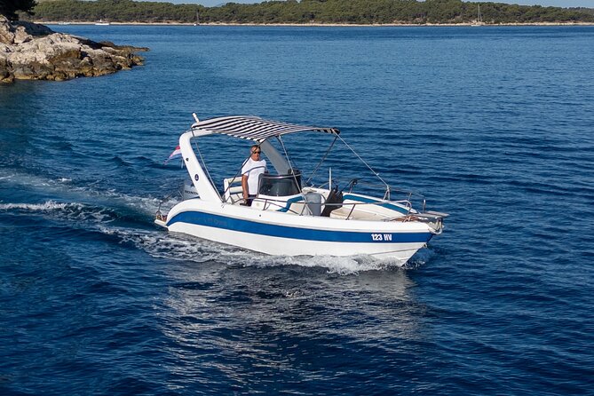 Red Rocks, Hvar Bays & Pakleni – Private Boat Tour from Hvar - Notos Restaurant in Milna: Lunch Is the One Extra You’ll Need to Plan