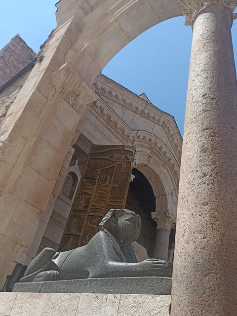 Relaxing walking tour Split - Optional Market Or Fish Market Stop: Extra Local Energy