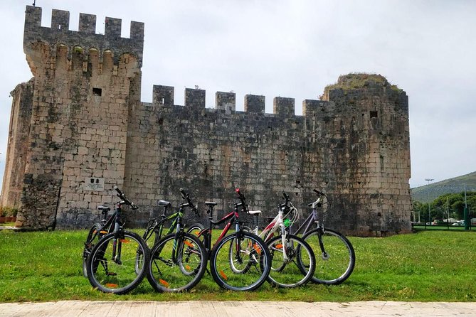 Rent a bike in Trogir - Ciovo Island: coast paths, easier pacing, and swim time