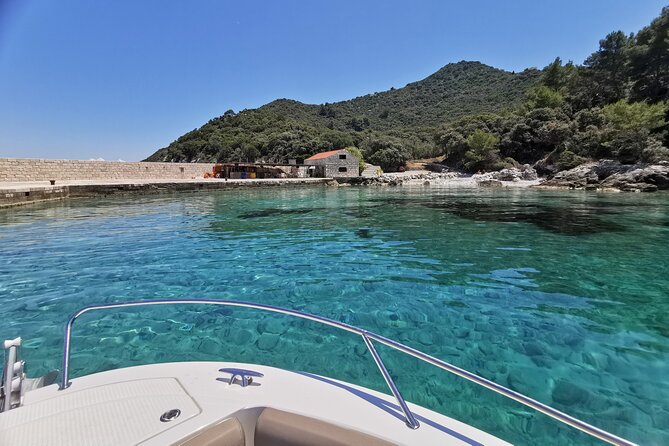 Rent a luxury speed boat for great fun on this Elaphiti Islands tour - Onboard comfort: sunshade, a fridge, and the reality of sea conditions