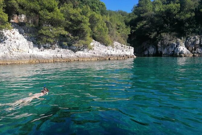 Rio excursion - Swim break with lunch - First Views: Pula Islands and a Slower, Scenery-Heavy Start