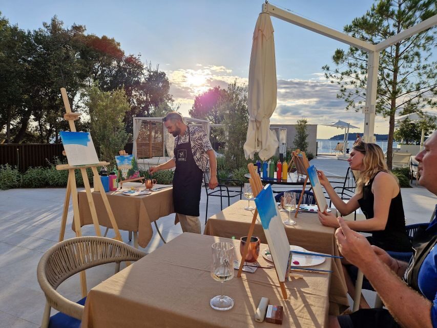 Rovinj: Artafera painting workshops - Paint, wine & more - The first 10 minutes: equipment, aprons, and settling in