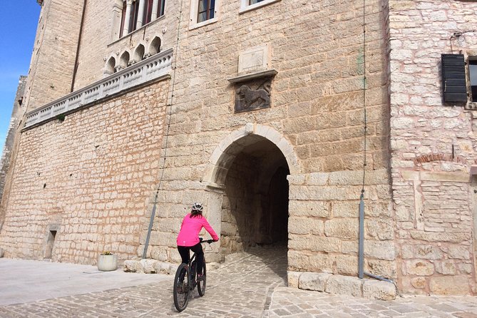 Rovinj private biking tour by electric powered bike - Pickup, Meeting Point, and the Easiest Way to Start
