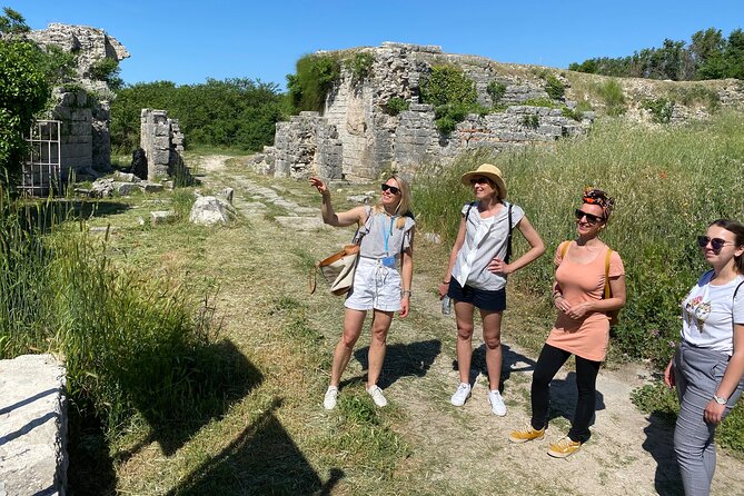 Salona & Amphitheater - Private guided tour - Admission incl. - Manastirine necropolis and St. Dominius: where civic and sacred meet