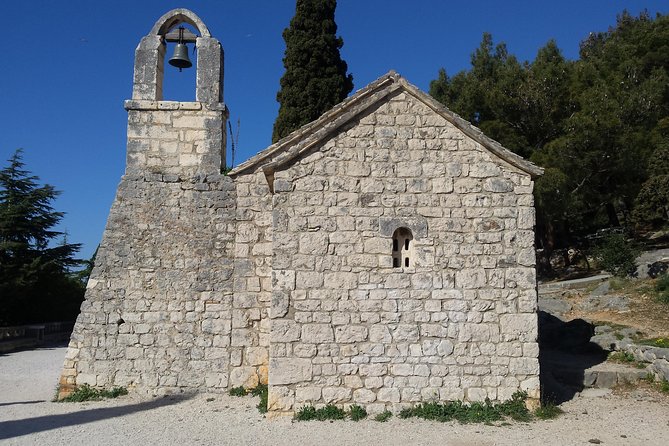 Secret Marjan Park Hiking Tour in Split - Stop 2: Matejuska Fishermen’s Port and the Split Palace View