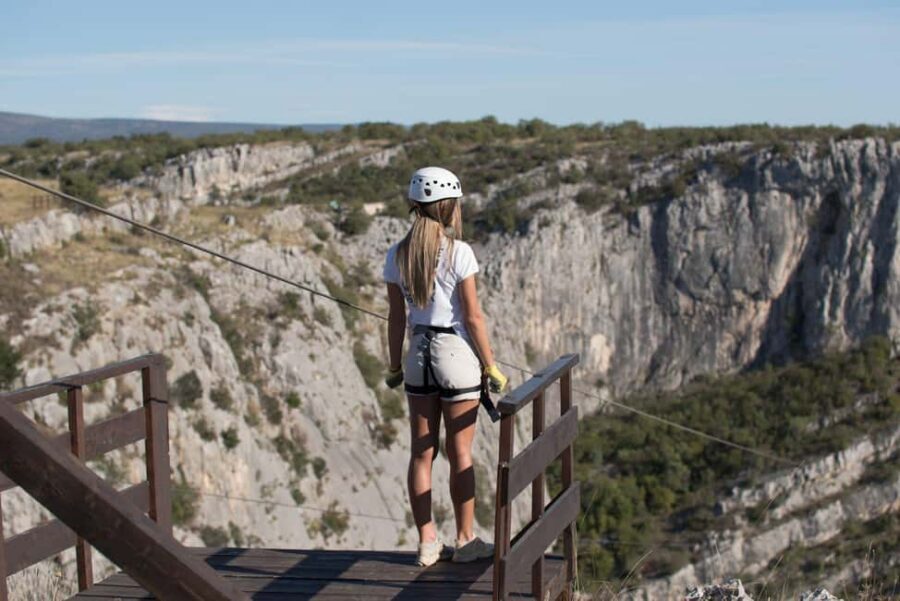 Šibenik : Zipline Šibenik - Čikola Canyon - Guides and language: English support that keeps you calm