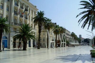 Sightseeing Split's Roman Ruins: A Self-Guided Audio Tour - Walking into Diocletian’s Palace without the crowd pressure