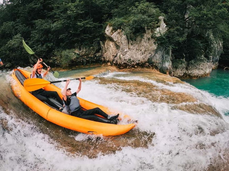 Slunj: River and Waterfalls Kayaking on Mrežnica river - Milkovića slap: the jump moment that changes the trip