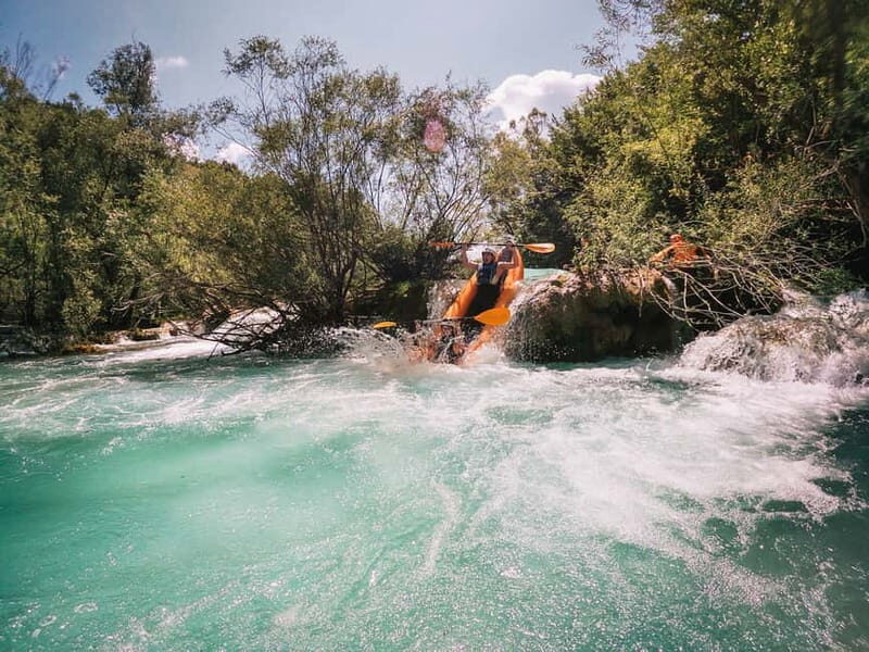 Slunj: River and Waterfalls Kayaking on Mrežnica river - Meet at Hotel Mirjana & Rastoke: the start-to-splash rhythm