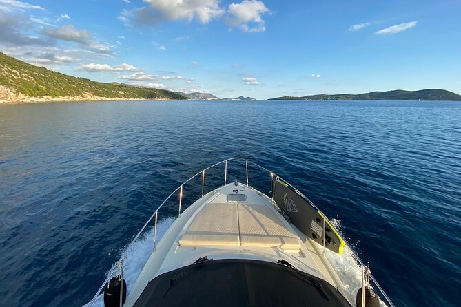Small group tour by premium yacht to Elaphite Islands - Open bar and snacks: what’s included and why it matters