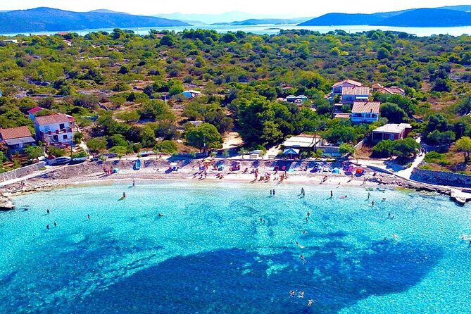 Speedboat Blue Lagoon & 3 Islands tour from Trogir - Stop 3: Maslinica on Šolta for lunch and old-town wandering