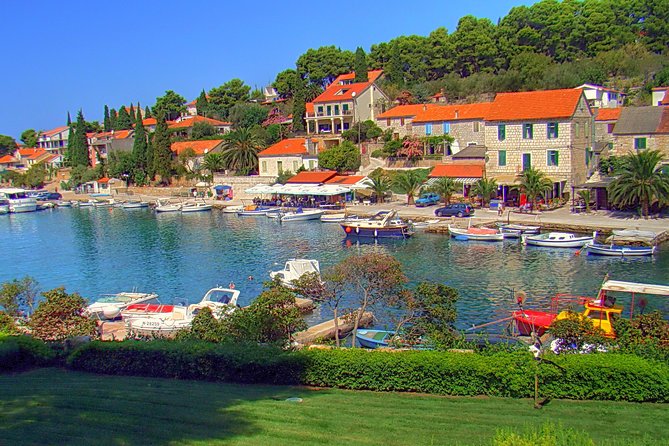 Speedboat Blue Lagoon & 3 Islands tour from Trogir - Boat day reality: skipper style, comfort, and the small-group advantage