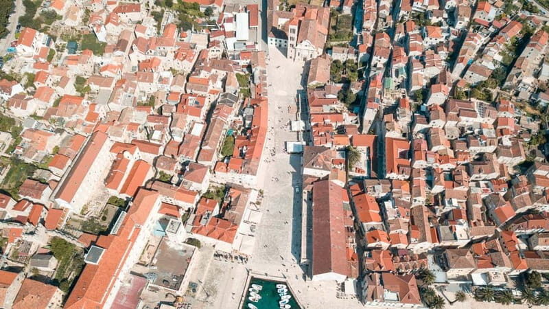Split: 5 Islands Full-Day Tour to Blue Cave, Vis & Hvar - Vis and Stiniva: cliffs you see better from water