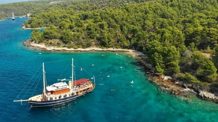 Split: All inclusive Brač & Šolta Island Swimming Cruise - Getting on board in Split: what to plan for