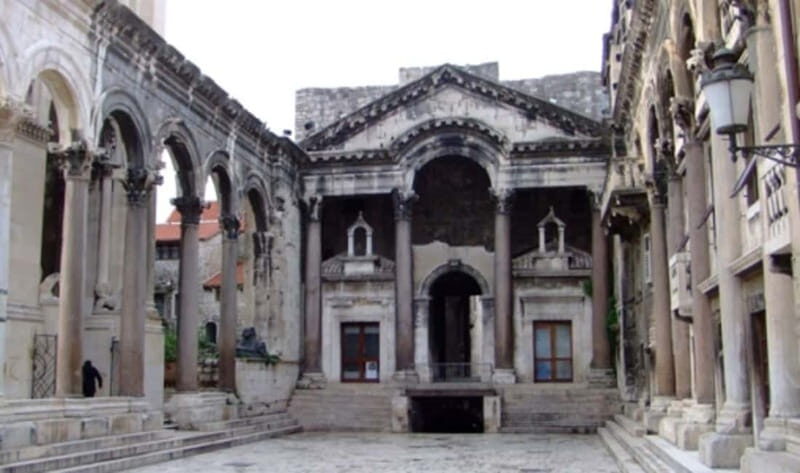 Split and Salona Cultural Heritage Day Tour from Trogir - Peristil, Riva, and the Statues: What to Actually Look For