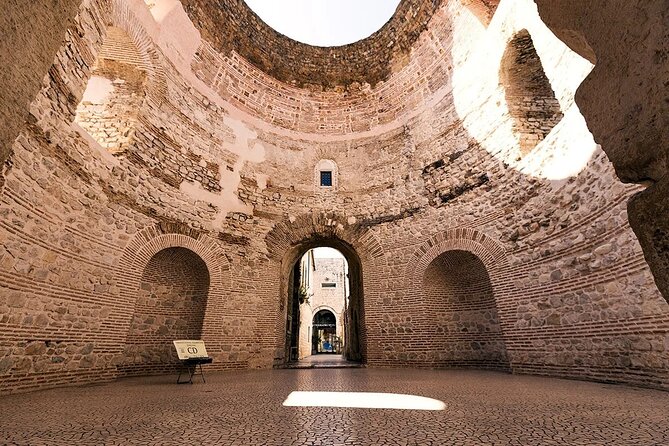 Split and Trogir from Cruise Ship in Split - Guides and the pace: when humor meets history
