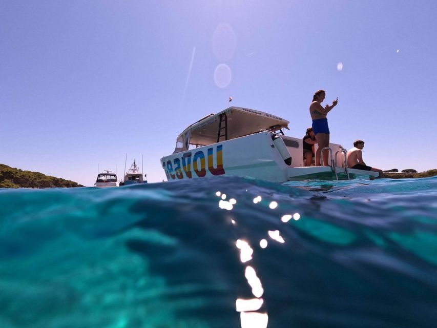 Split: Bisevo, Vis, and Hvar Boat Tour with Snorkel Stops - Price and value for a 10-hour small-group sea day