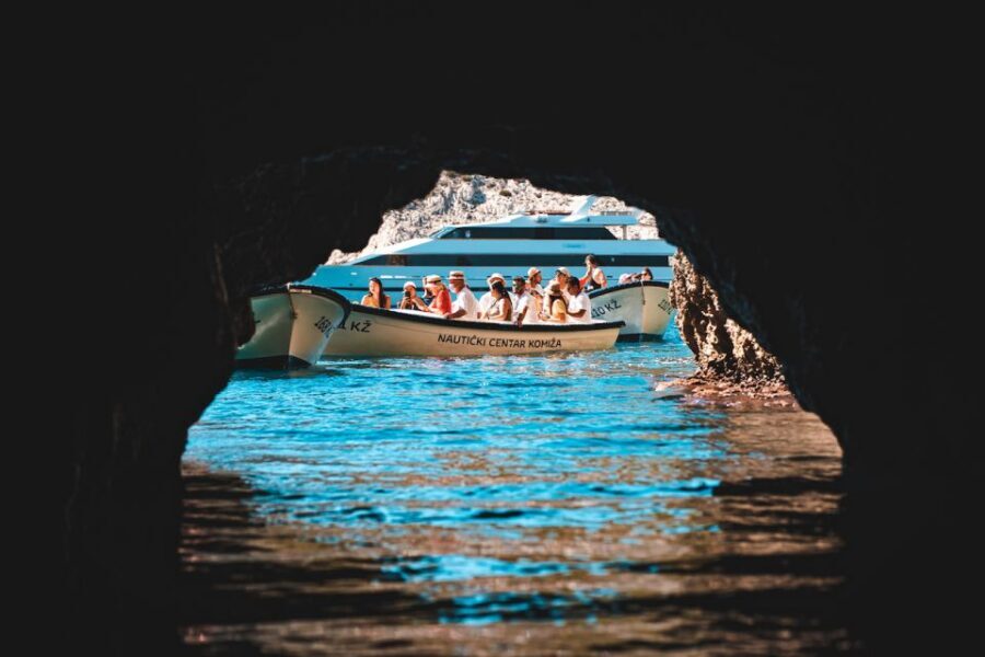 Split: Blue Cave and 5 Islands Tour - Entering the Blue Cave: 15 minutes of guided aquamarine light